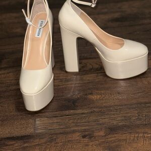Steve Madden Bone Platform Pumps